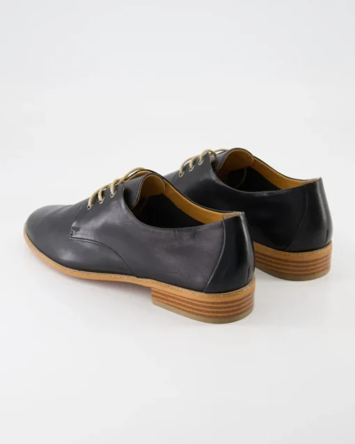 Alma 01 Schnürschuhe in Schwarz