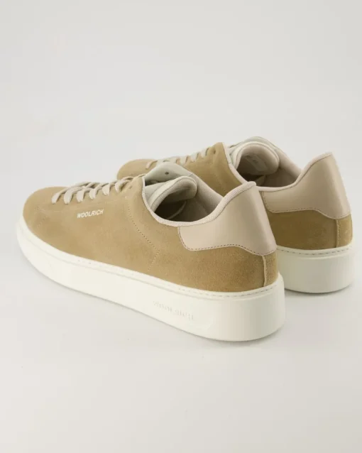 Classic Court Sneaker in Beige