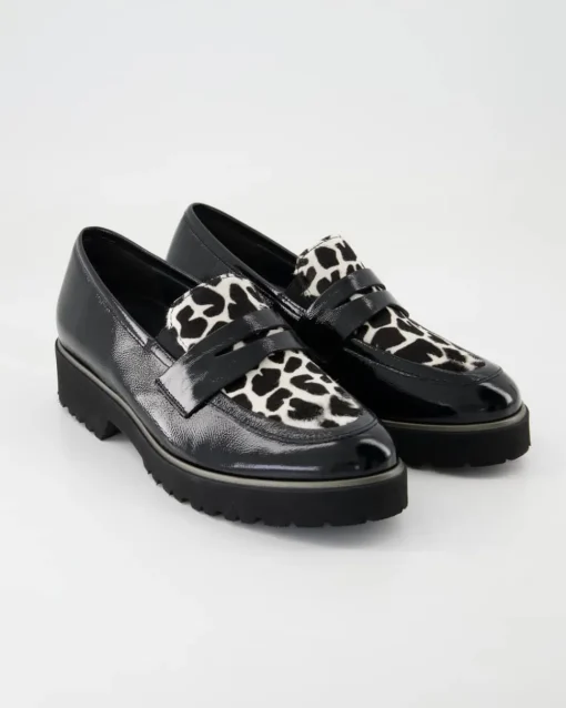 Elena Slipper in Schwarz