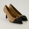H132 Pumps in Beige