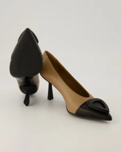 H132 Pumps in Beige