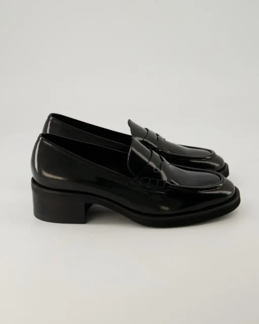 K106M Slipper in Schwarz