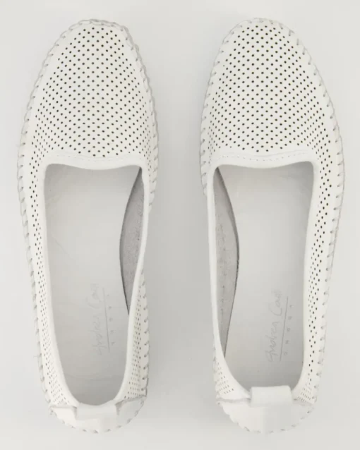21714-001 Slipper in Weiß