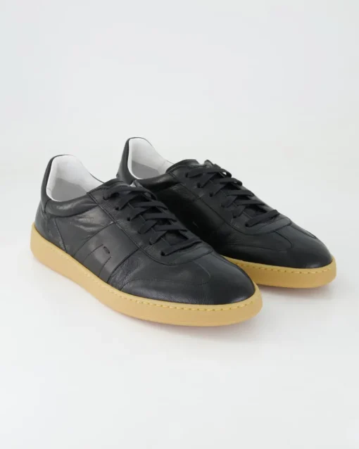 25851 Sneaker in Schwarz