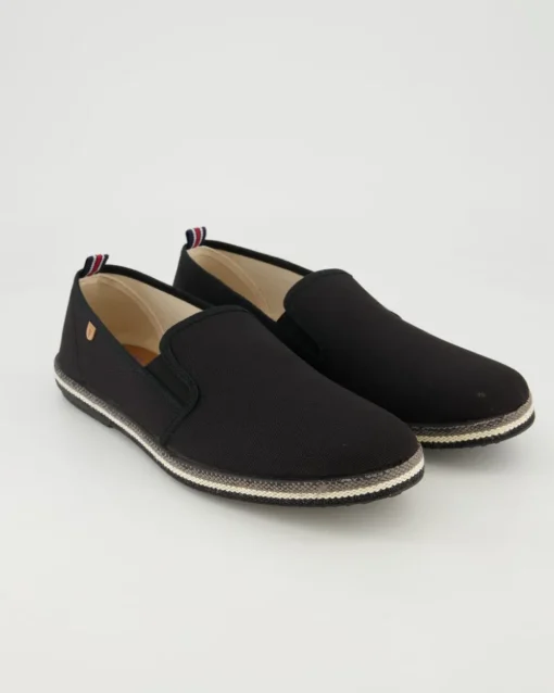 TITAN PACIFIC Slipper in Schwarz