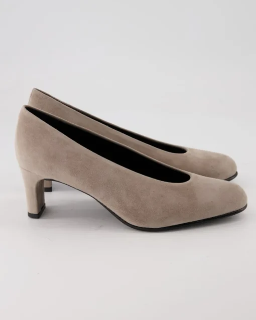 TR01 Pumps in Beige