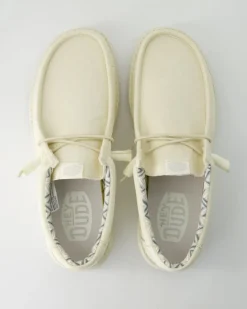 Wally Stretch Sneaker in Beige