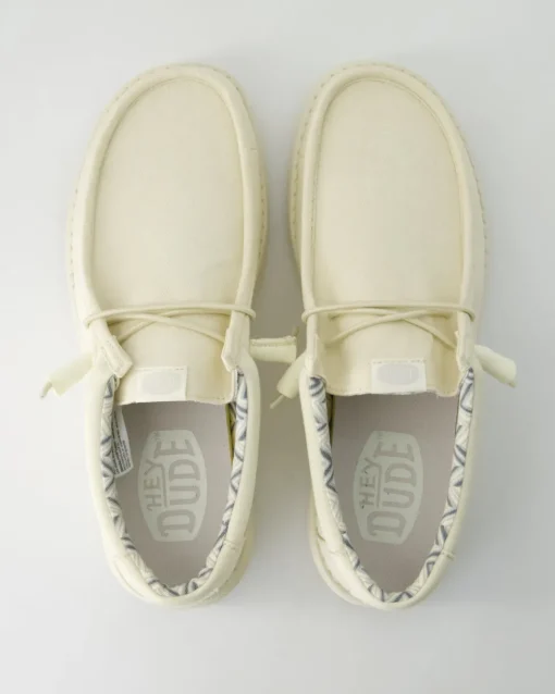 Wally Stretch Sneaker in Beige