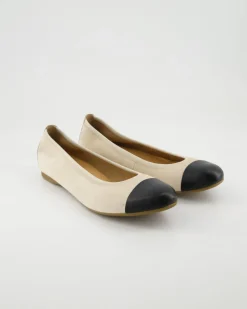 64.126.12 Ballerinas in Beige