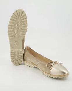 64.100.12 Ballerinas in Beige