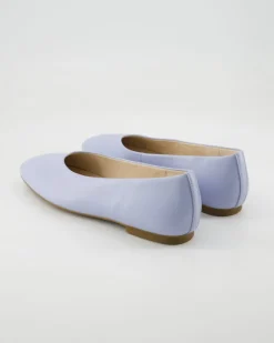 64.140.28 Ballerinas in Blau