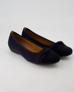 44.165.16 Ballerinas in Blau