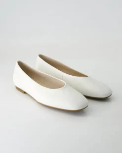 64.140.20 Ballerinas in Weiß