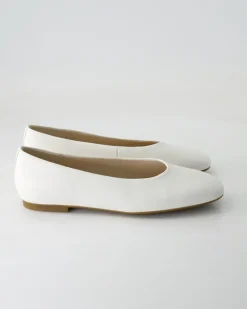 64.140.20 Ballerinas in Weiß