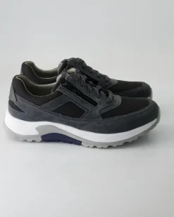 8000.25.06 Sneaker in Grau
