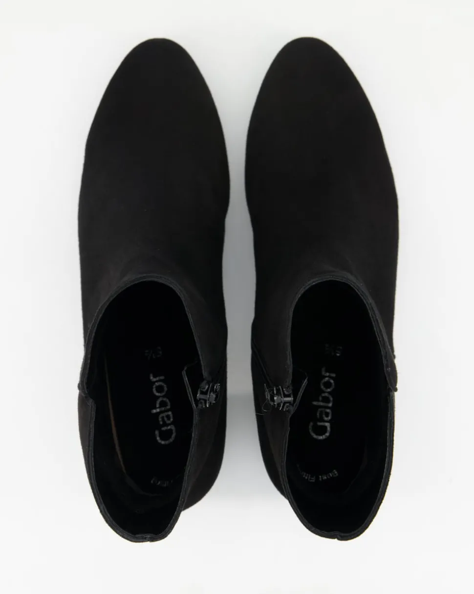 55.680.17 Stiefeletten in Schwarz