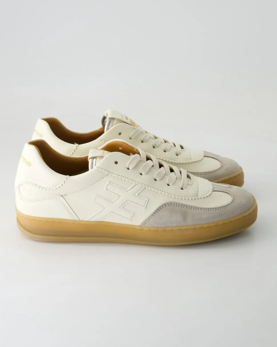 A032 Sneaker in Beige
