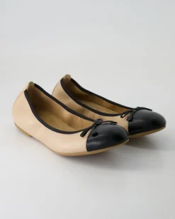 Auto Ballerinas in Beige
