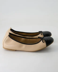Auto Ballerinas in Beige