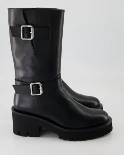 Camille Stiefel in Schwarz