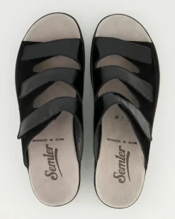 Dunja Pantoletten in Schwarz