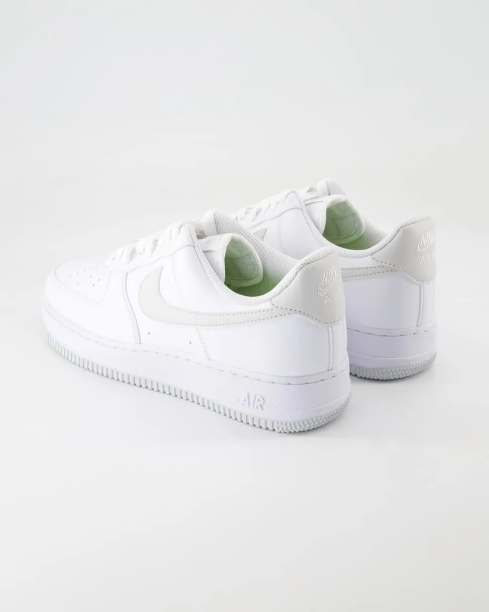 DV3808-104 Sneaker in Weiß