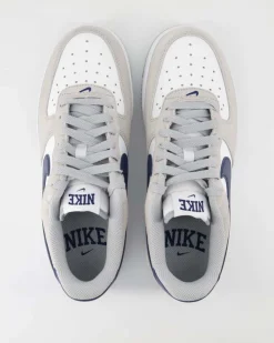 FD9748-001 Sneaker in Grau