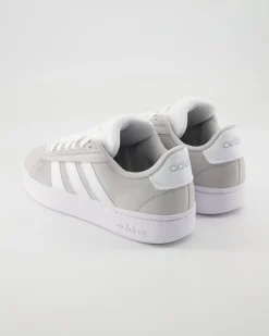 Grand Court Alpha Sneaker in Grau