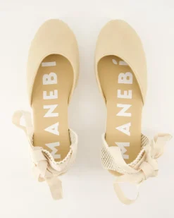 Hamptons Wedges in Beige