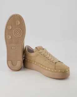Hot Sneaker in Beige