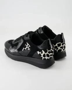 Lilly Schnürschuhe in Schwarz