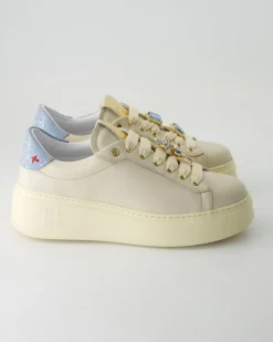 PIA Sneaker in Beige