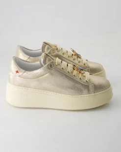 PIA Sneaker in Gold