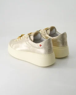 PIA Sneaker in Gold