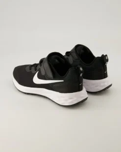 Revolution Sportschuhe in Schwarz