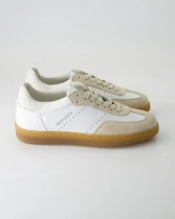 Swing Court Sneaker in Beige