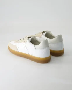 Swing Court Sneaker in Beige
