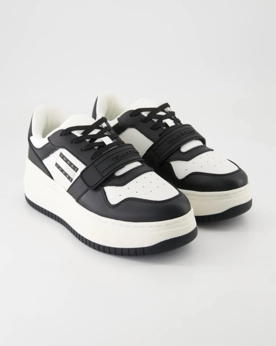 TJW Retro Basket Sneaker in Schwarz