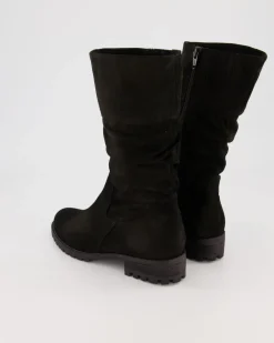 Vanessa Stiefel in Schwarz