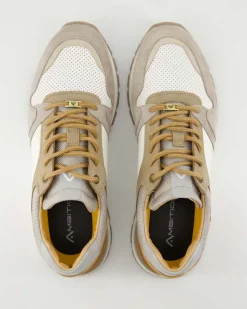 Vince Sneaker in Beige